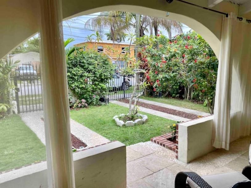 Entire Private Beautiful 2 Bedroom Plus Den House With Gated Front&Back Yard And Free Parking 10Min Drive To Miami Beach Εξωτερικό φωτογραφία