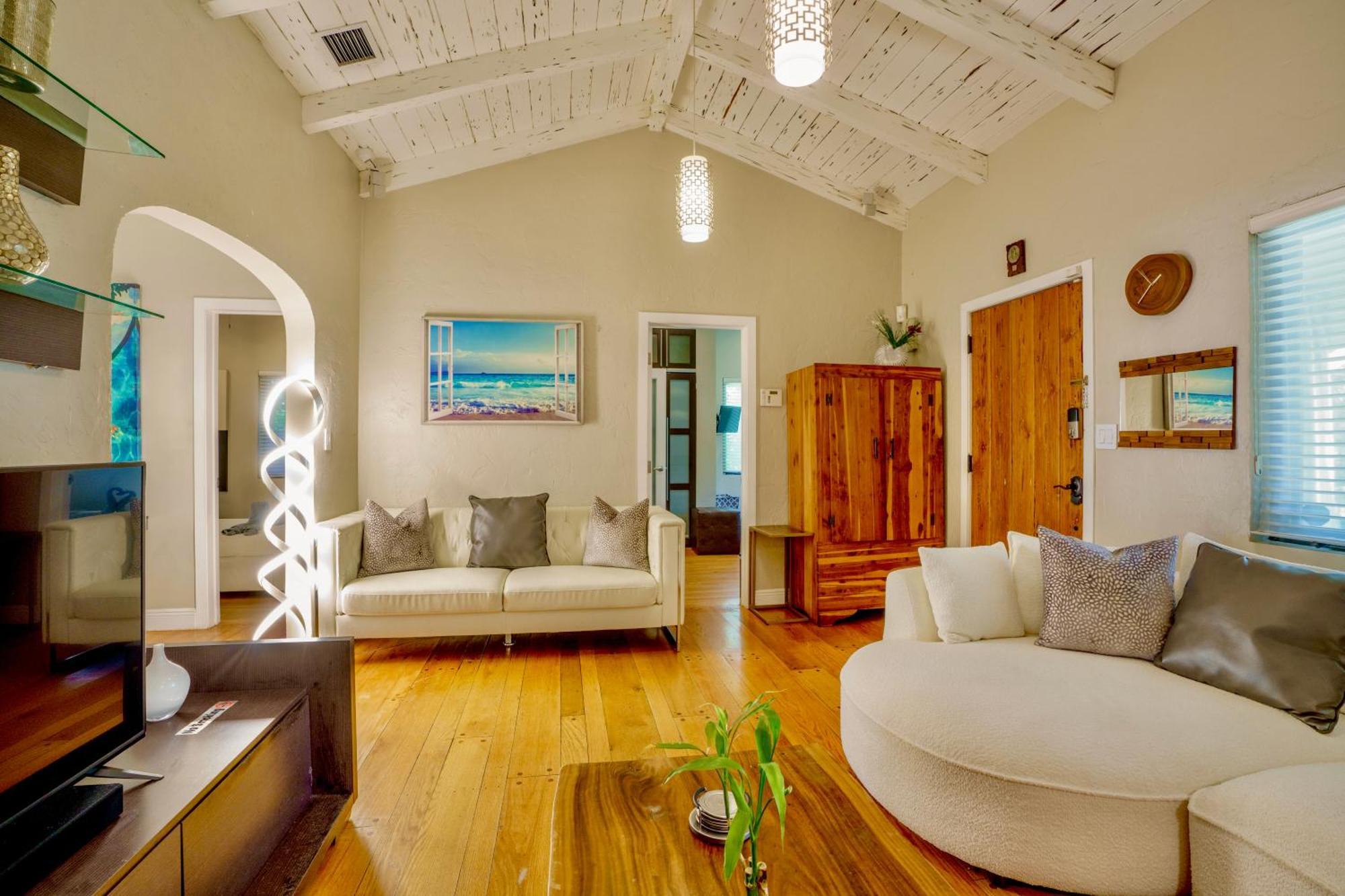 Entire Private Beautiful 2 Bedroom Plus Den House With Gated Front&Back Yard And Free Parking 10Min Drive To Miami Beach Εξωτερικό φωτογραφία
