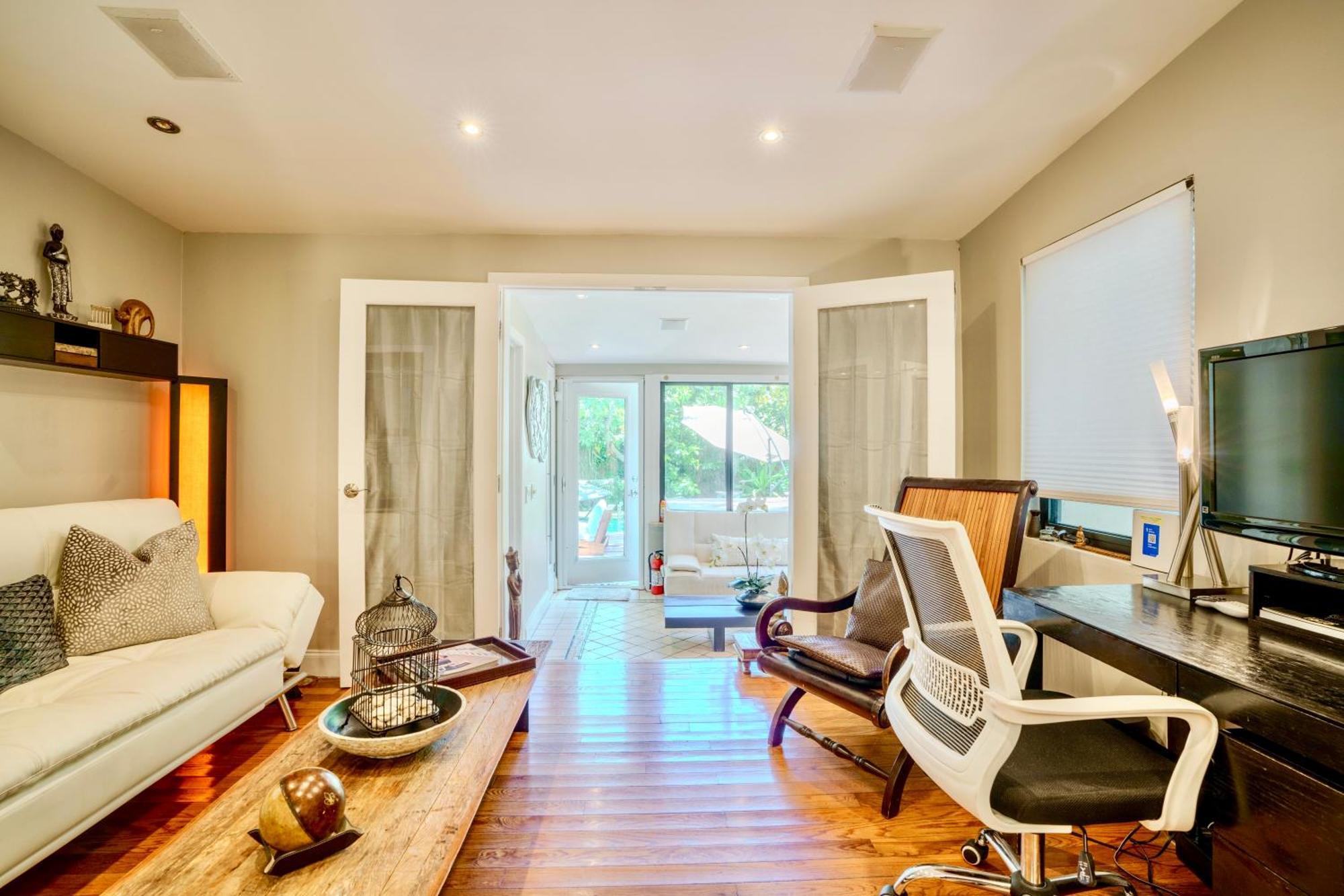 Entire Private Beautiful 2 Bedroom Plus Den House With Gated Front&Back Yard And Free Parking 10Min Drive To Miami Beach Εξωτερικό φωτογραφία