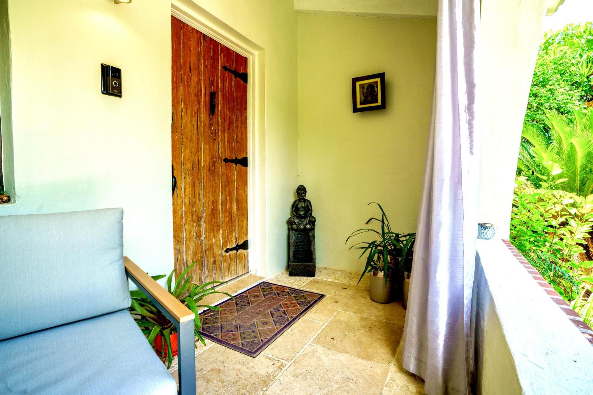Entire Private Beautiful 2 Bedroom Plus Den House With Gated Front&Back Yard And Free Parking 10Min Drive To Miami Beach Εξωτερικό φωτογραφία