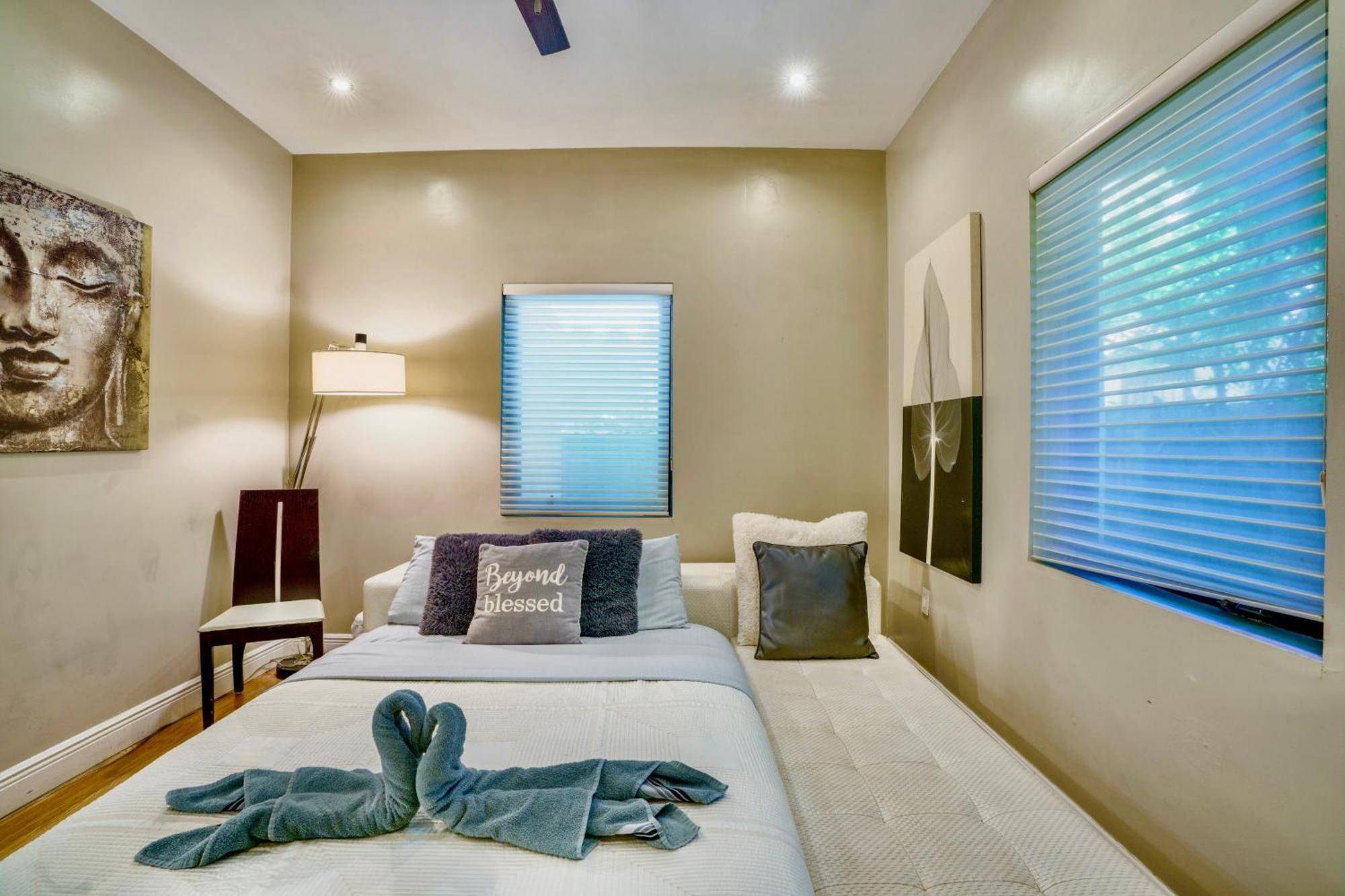 Entire Private Beautiful 2 Bedroom Plus Den House With Gated Front&Back Yard And Free Parking 10Min Drive To Miami Beach Εξωτερικό φωτογραφία