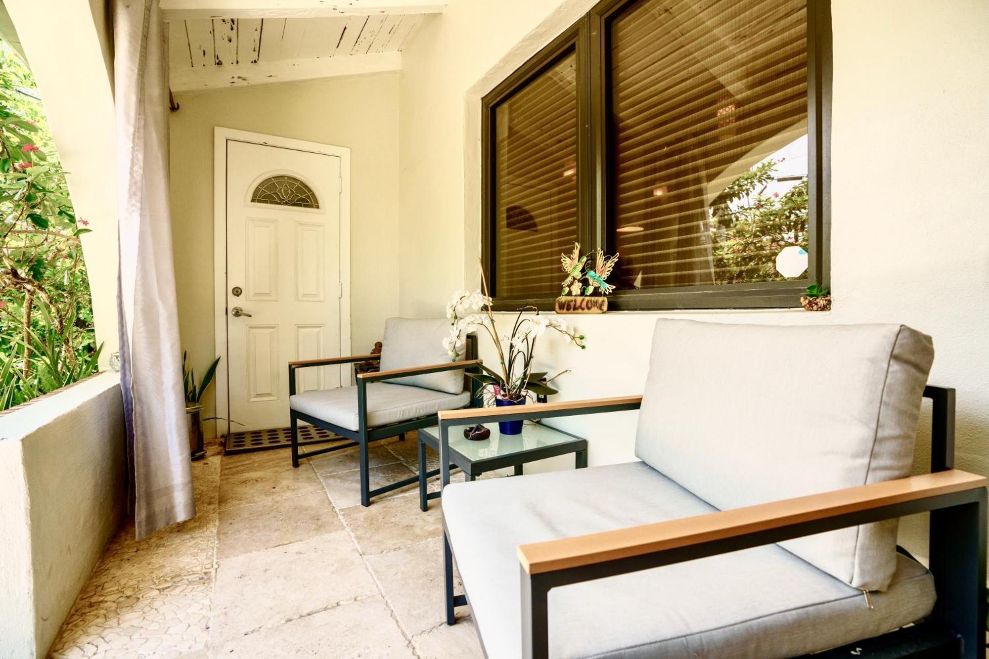 Entire Private Beautiful 2 Bedroom Plus Den House With Gated Front&Back Yard And Free Parking 10Min Drive To Miami Beach Εξωτερικό φωτογραφία