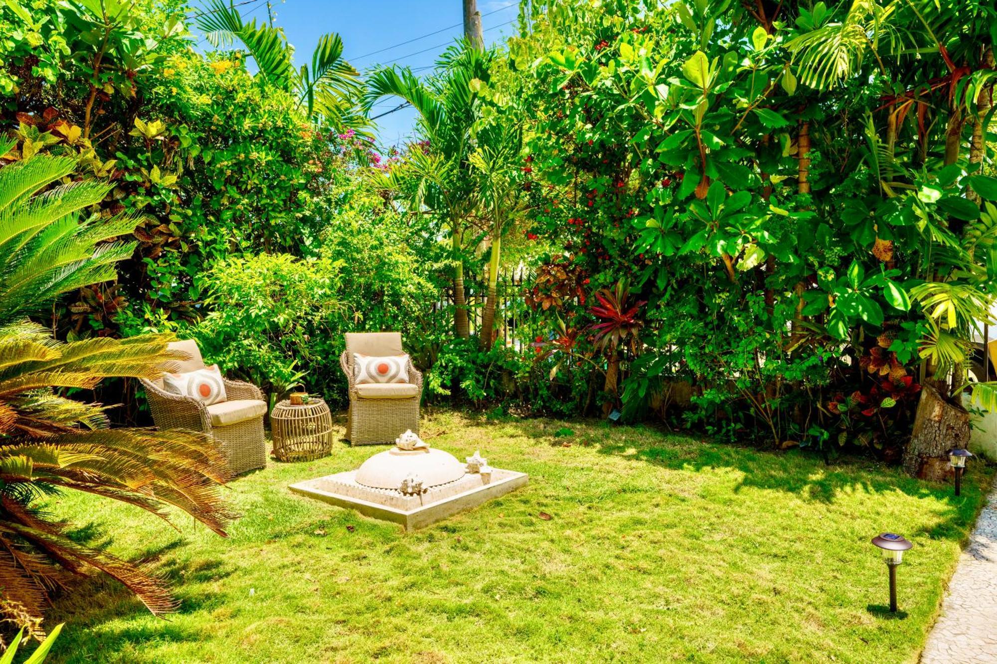 Entire Private Beautiful 2 Bedroom Plus Den House With Gated Front&Back Yard And Free Parking 10Min Drive To Miami Beach Εξωτερικό φωτογραφία